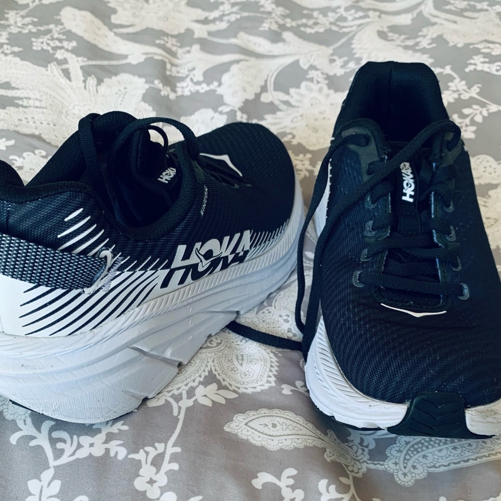 HOKA Rincon 2 running shoes. Worn twice and in near perfect condition 🖤🤍